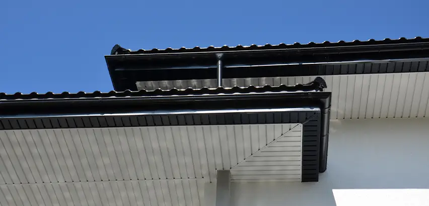 Roof Overhang Repair in San Marcos